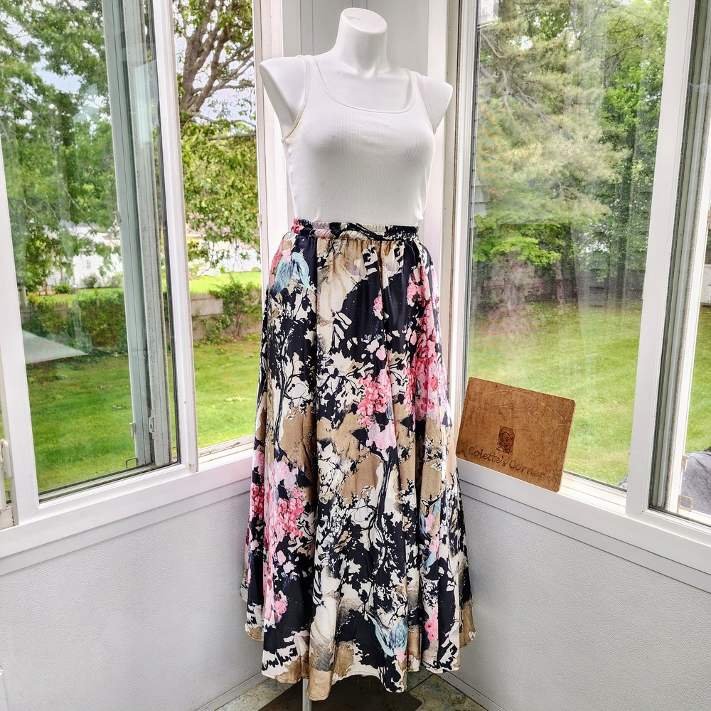 Maxi Full Abstract Floral Print Skirt in Black and Tan